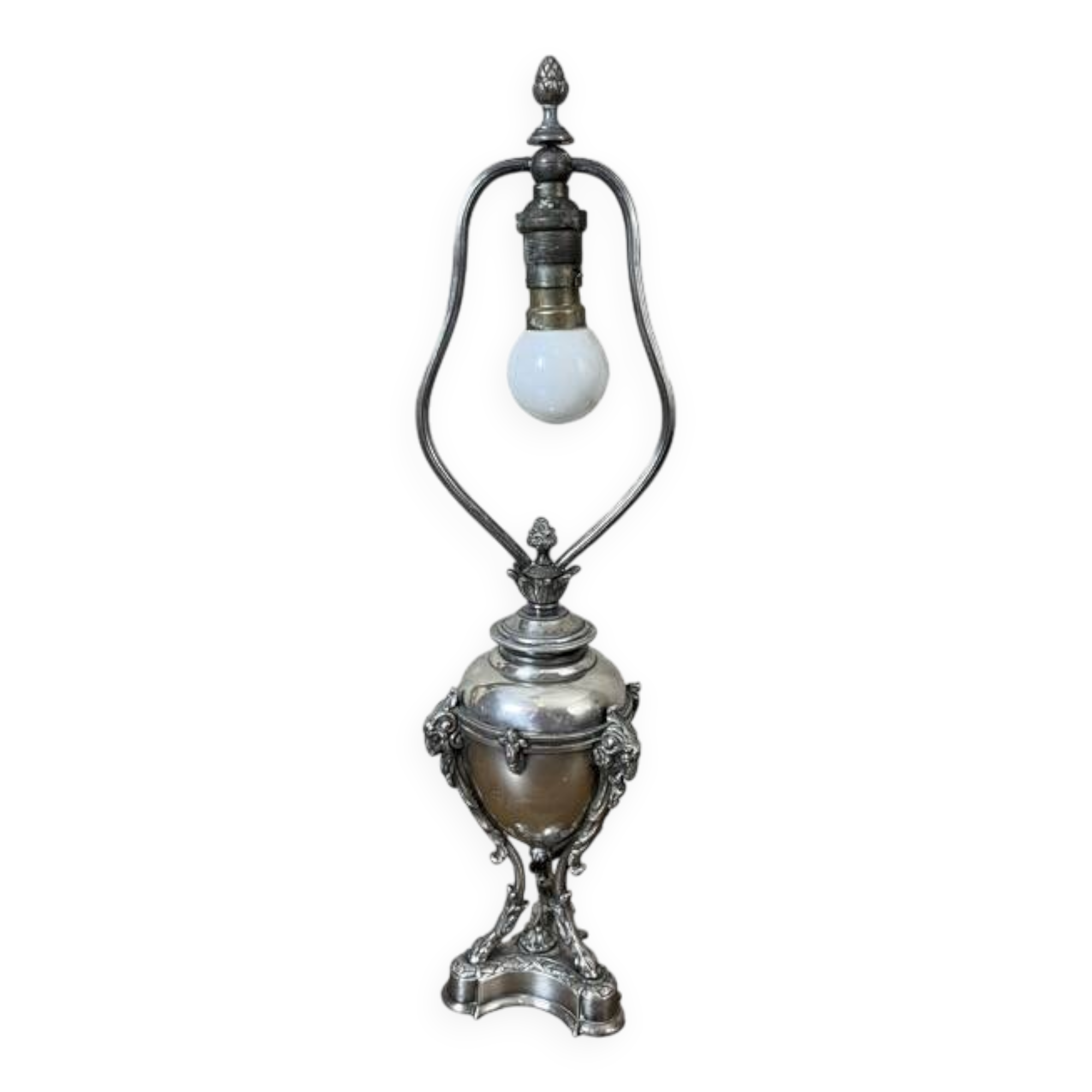Lampe en métal argenté