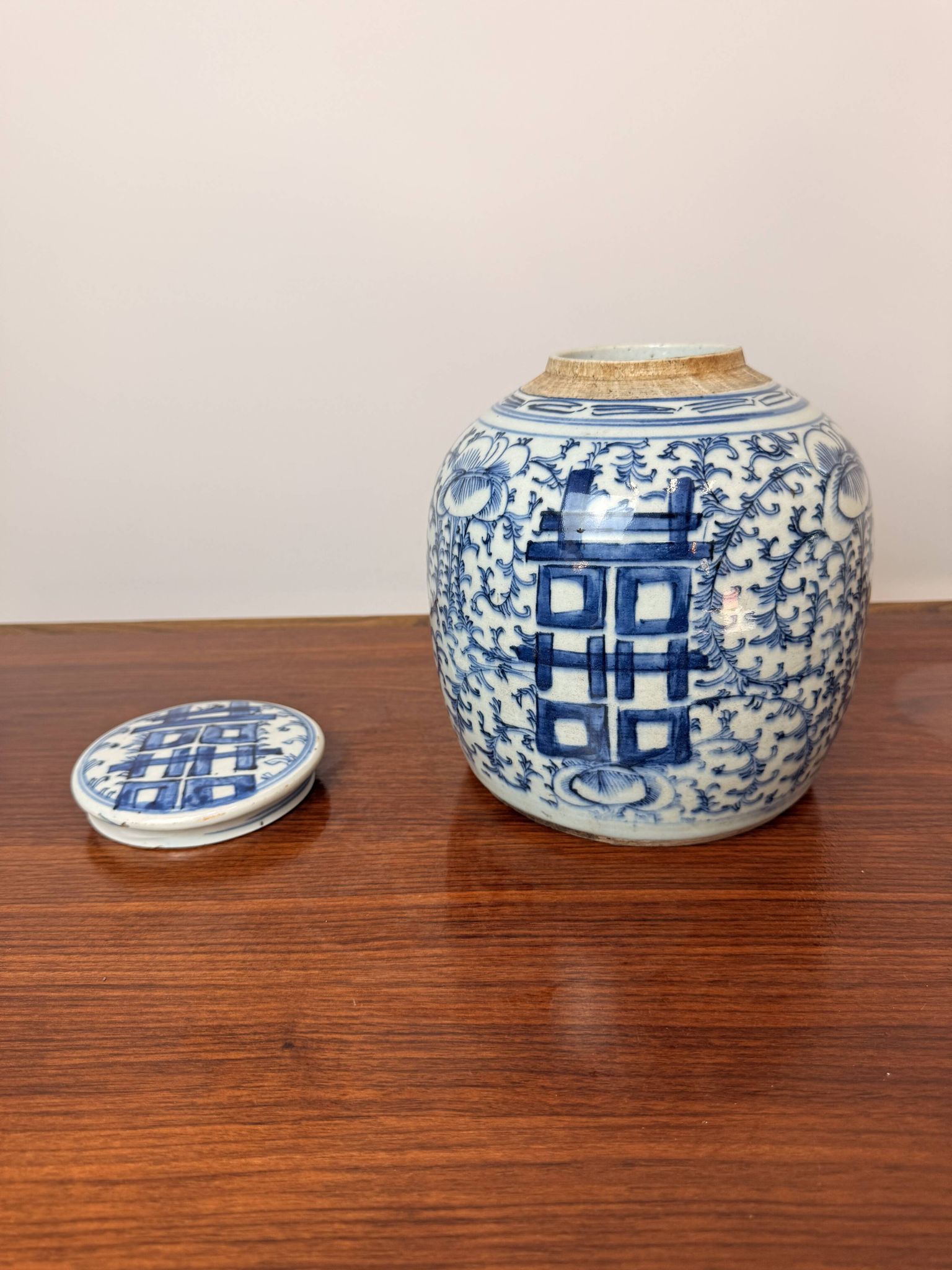 Chinese ginger jar in blue and white porcelain