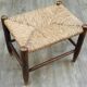 Tabouret vintage en bois et paille