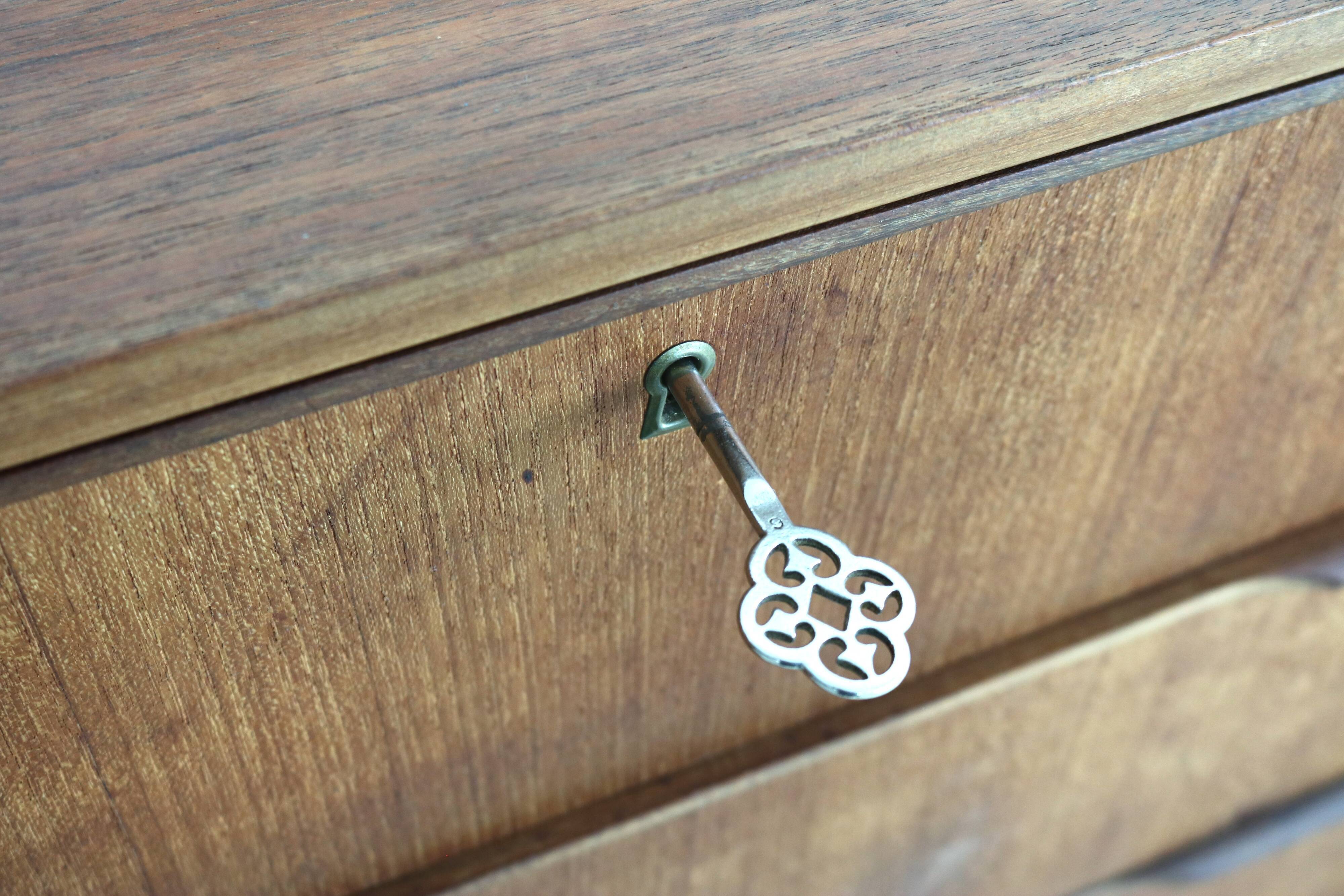Commode vintage