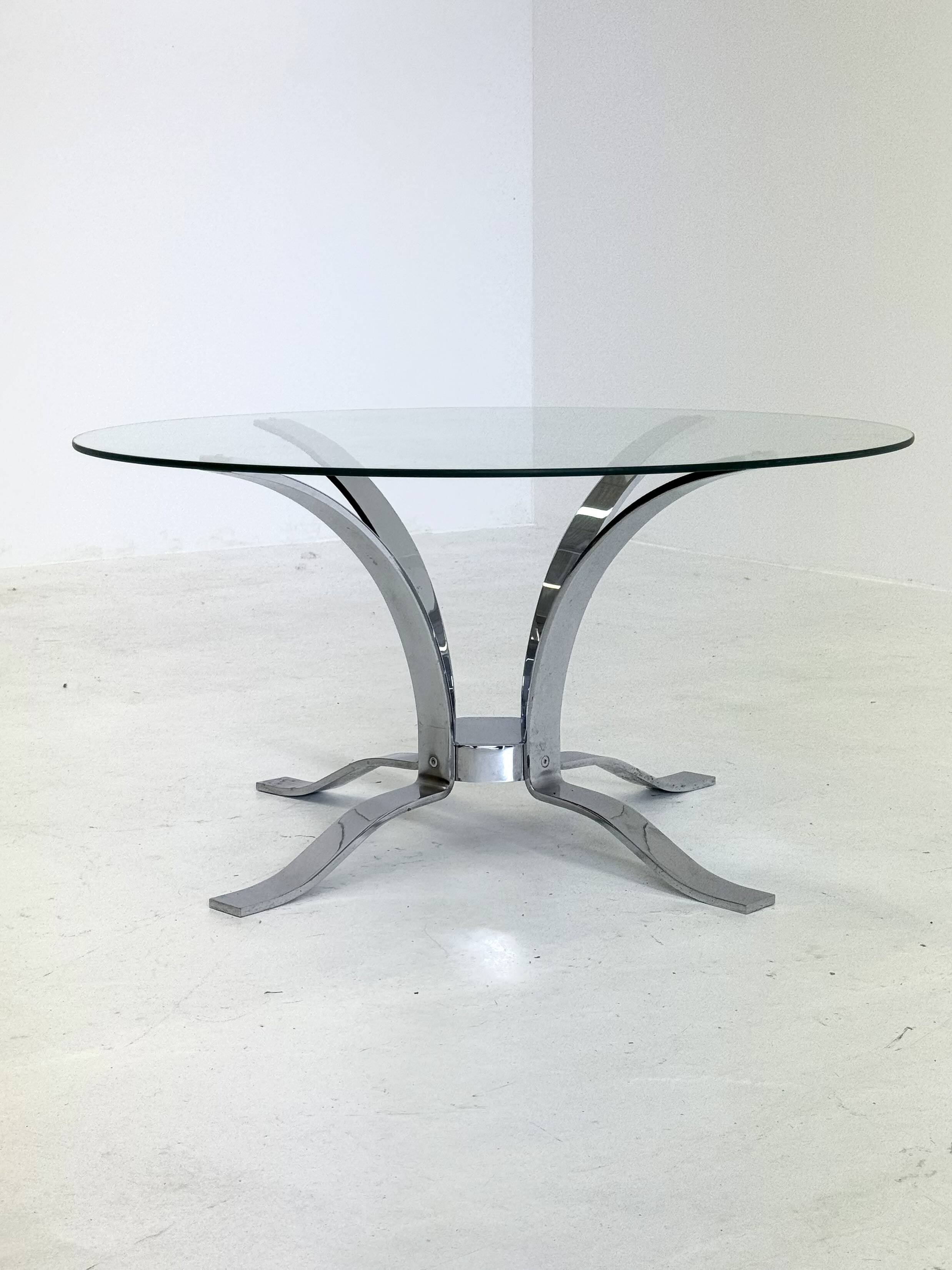 Table basse en verre du milieu du siècle avec cadre chromé