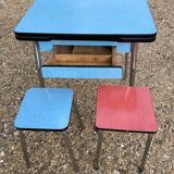 Formica table and 2 stools