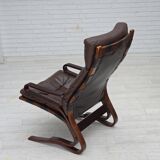 1970s, Norwegian design by Erde & Nordhal Solheim, chair, model "Kengu".