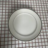 Presentation dish on foot