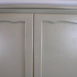 Armoire parisienne blanche avec penderie et étagères – France, années 1930