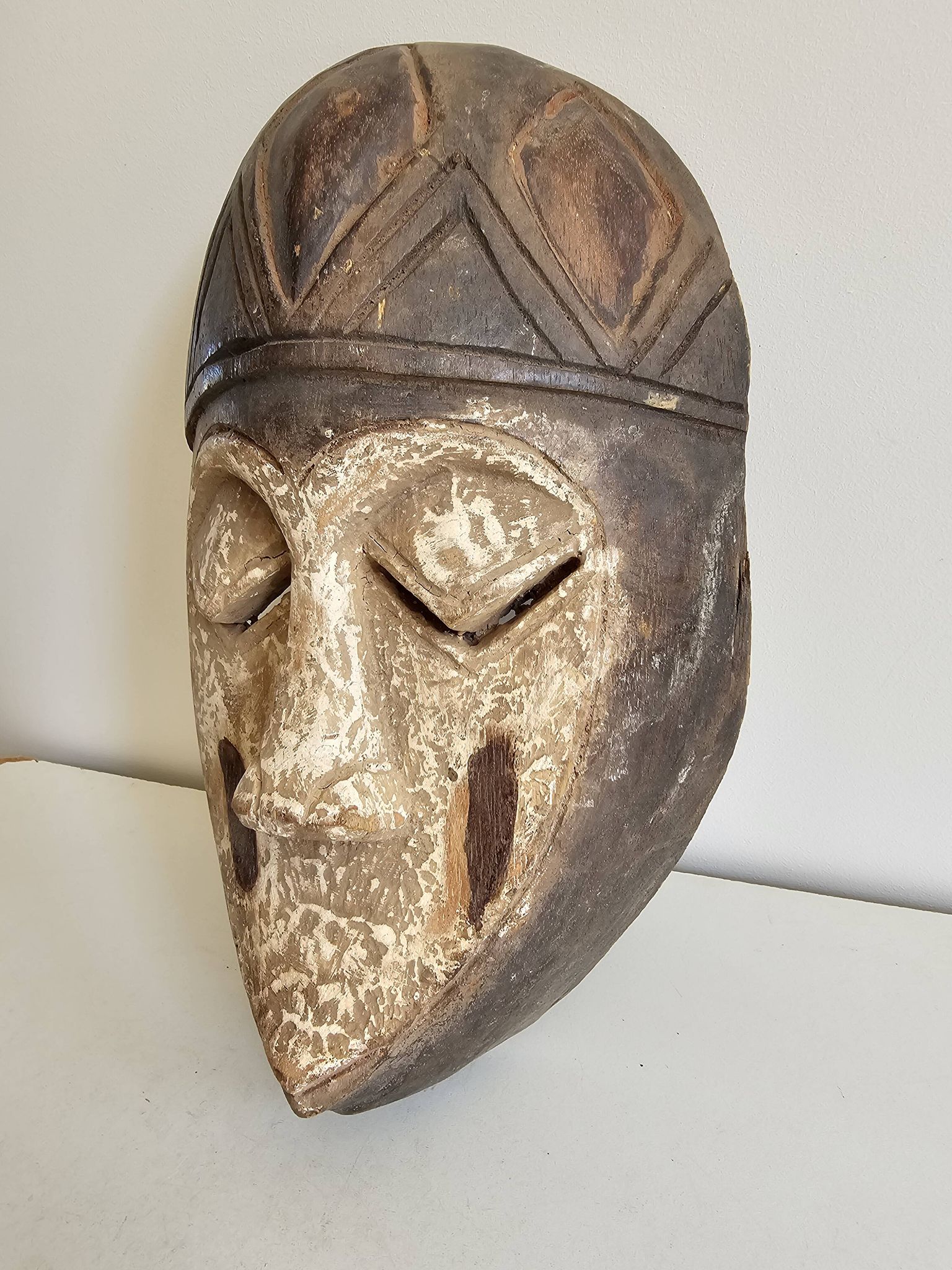 Ancient African mask (Tribe to be identified) Kwele Punu African tribal art