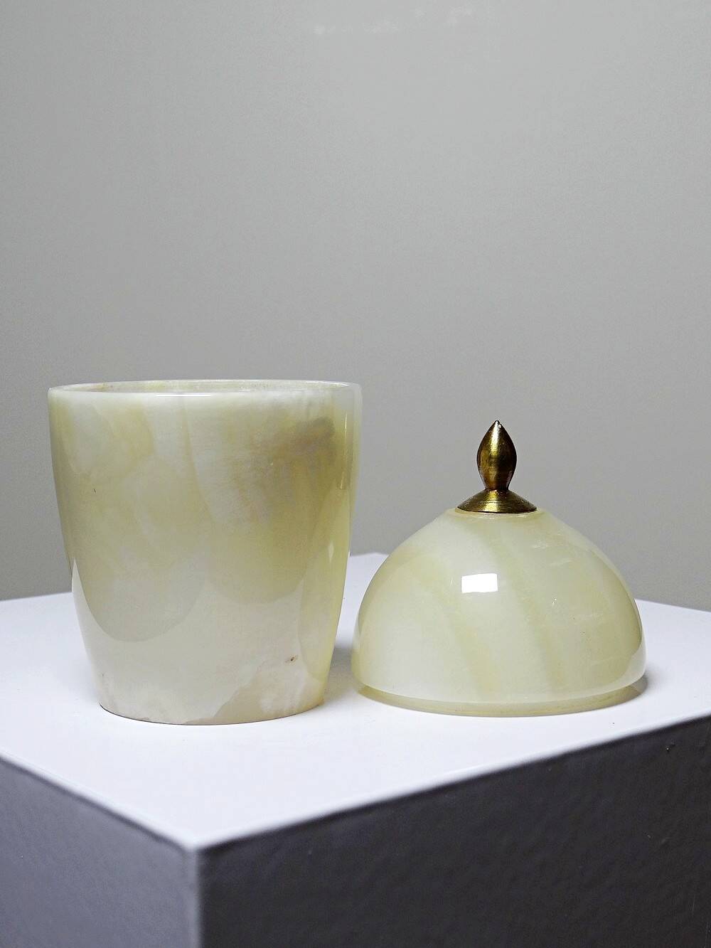 Small vintage box in beige marble/alabaster and brass
