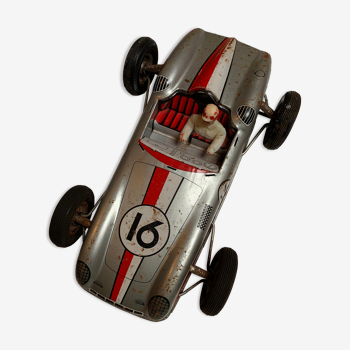 Voiture de course numéro 15 joustra