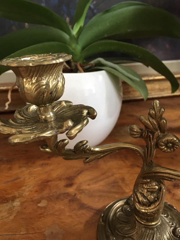 Two-pointed bronze chandelier