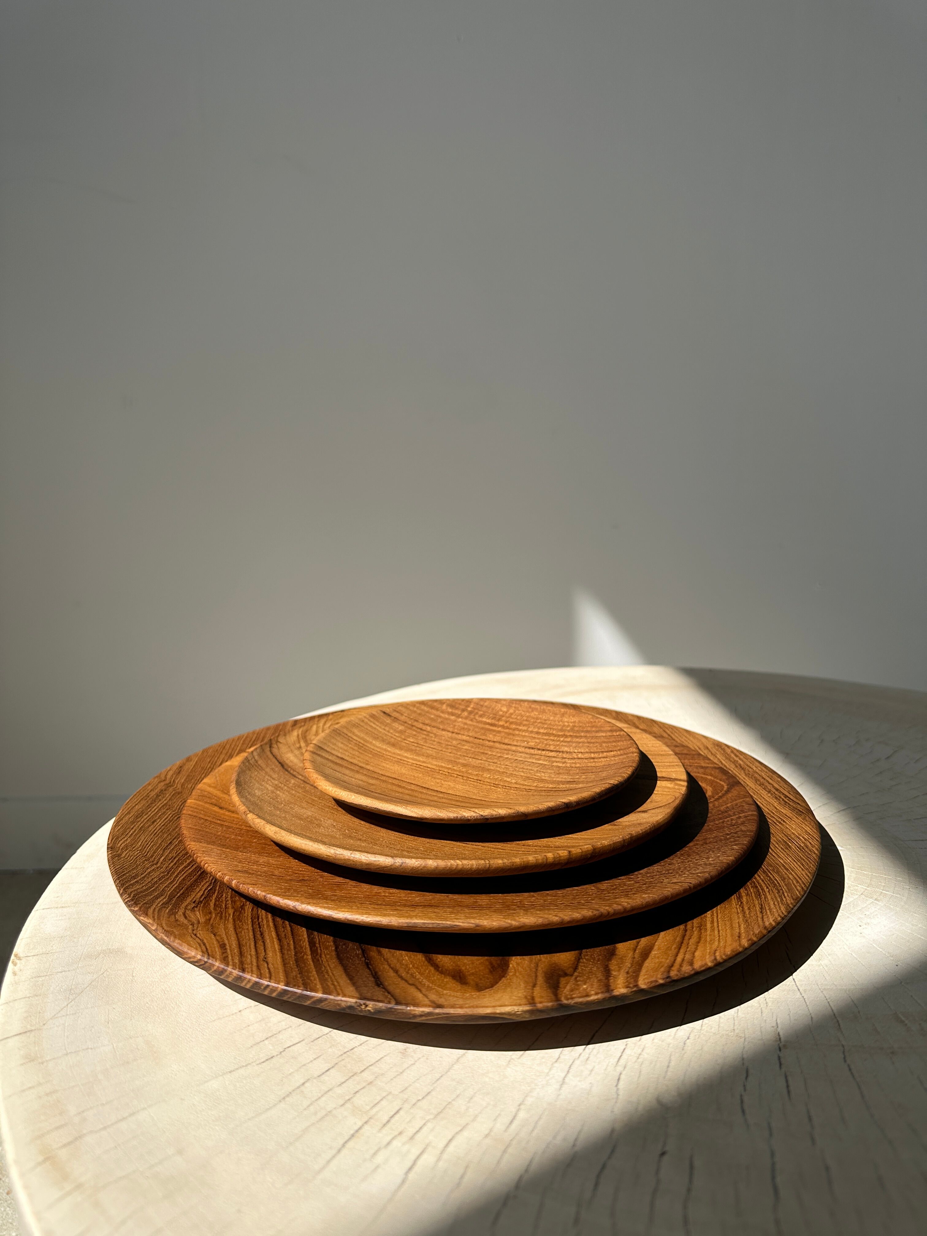 Set of 4 flat monoxyl teak trays