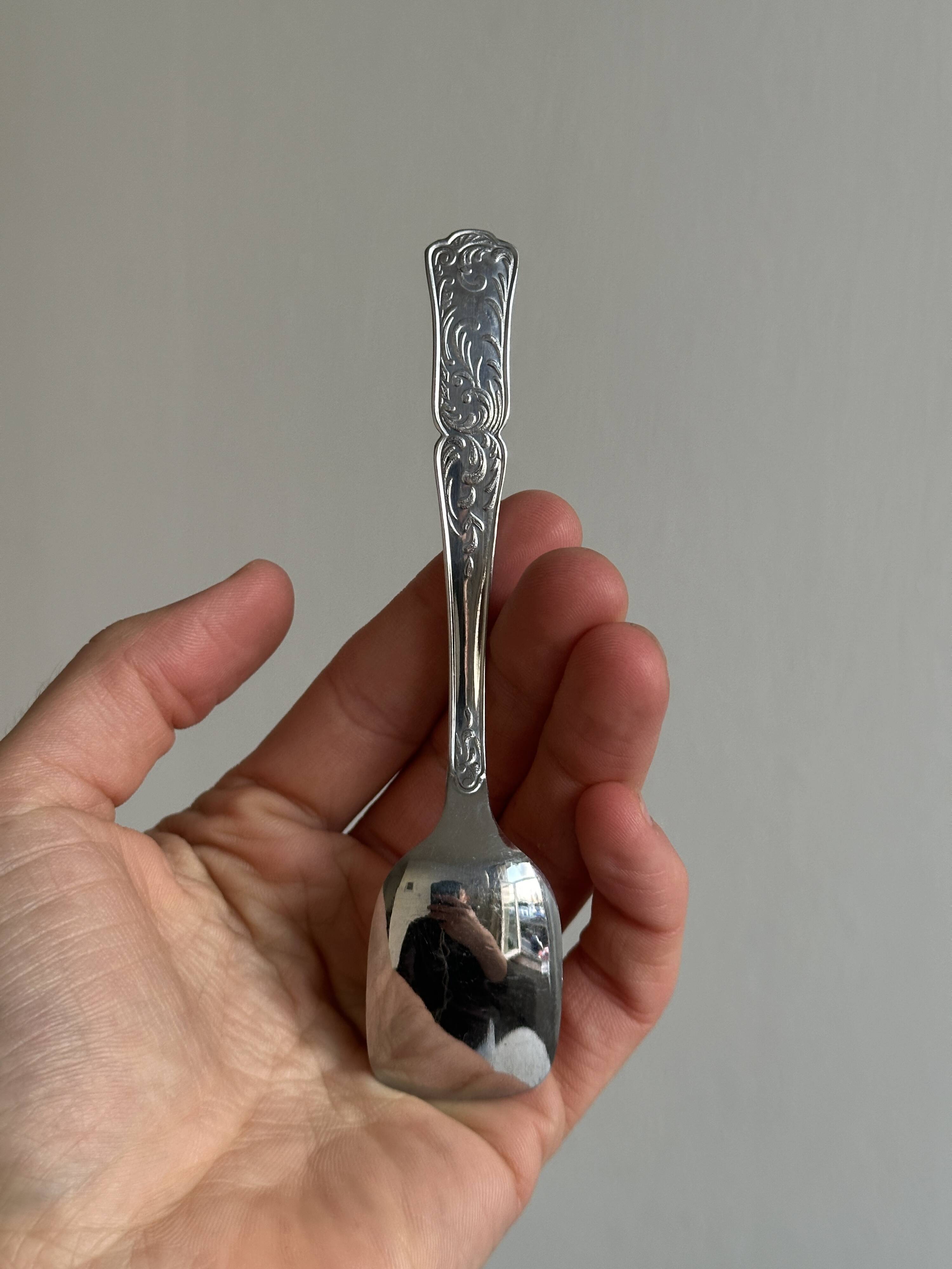 12 small dessert spoons