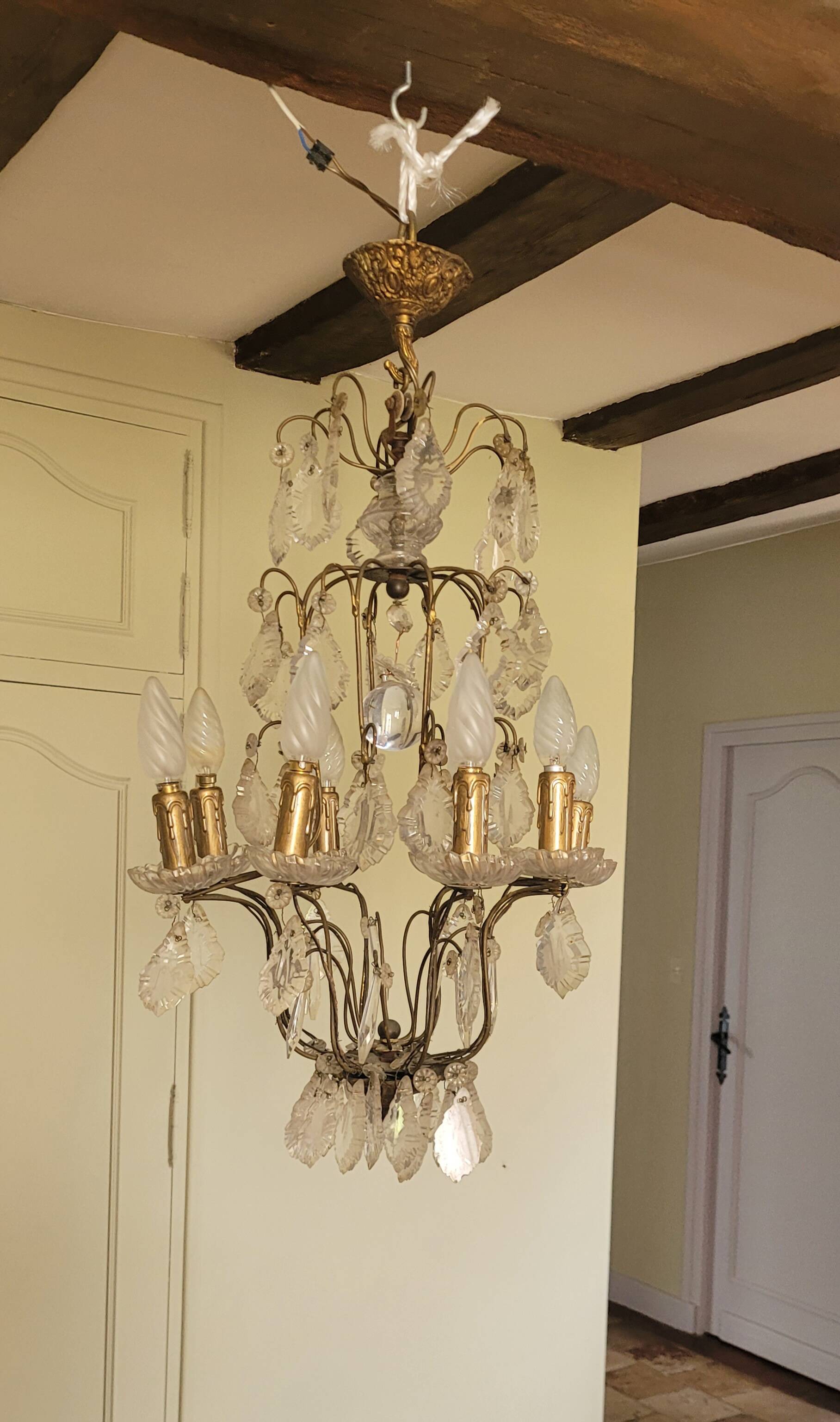 8-light chandelier