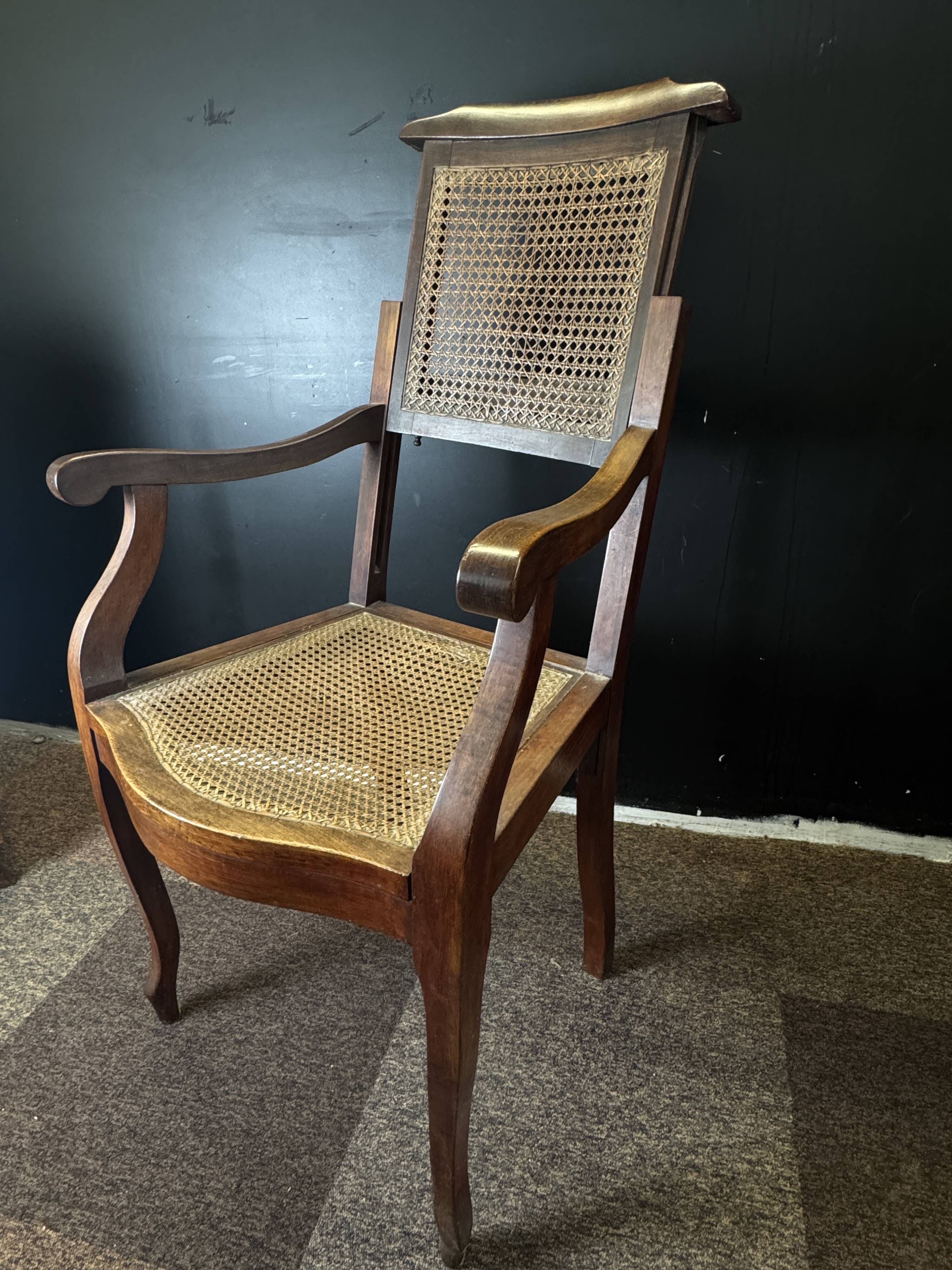 Caned hairdresser/barber chair – adjustable backrest