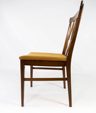 Set of six chairs in walnut 40s