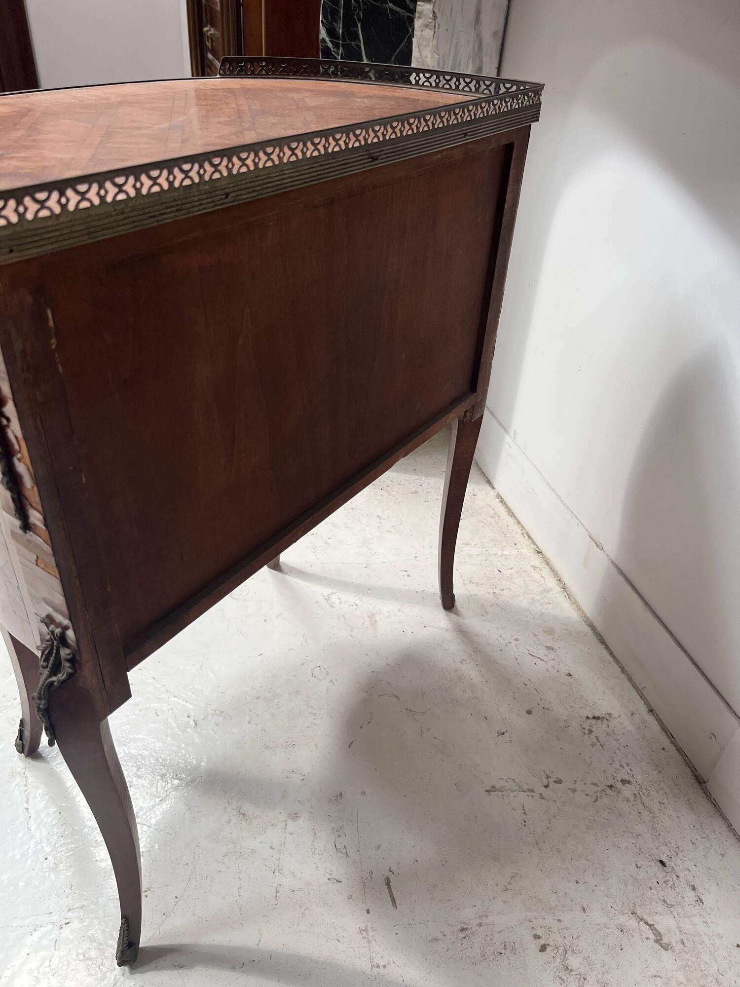 Half-moon commode in Louis XV style with cube marquetry from the 20th century.