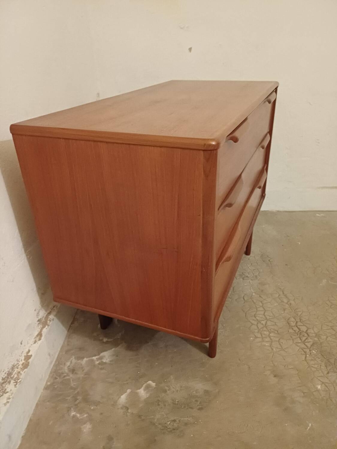 Commode scandinave en teck