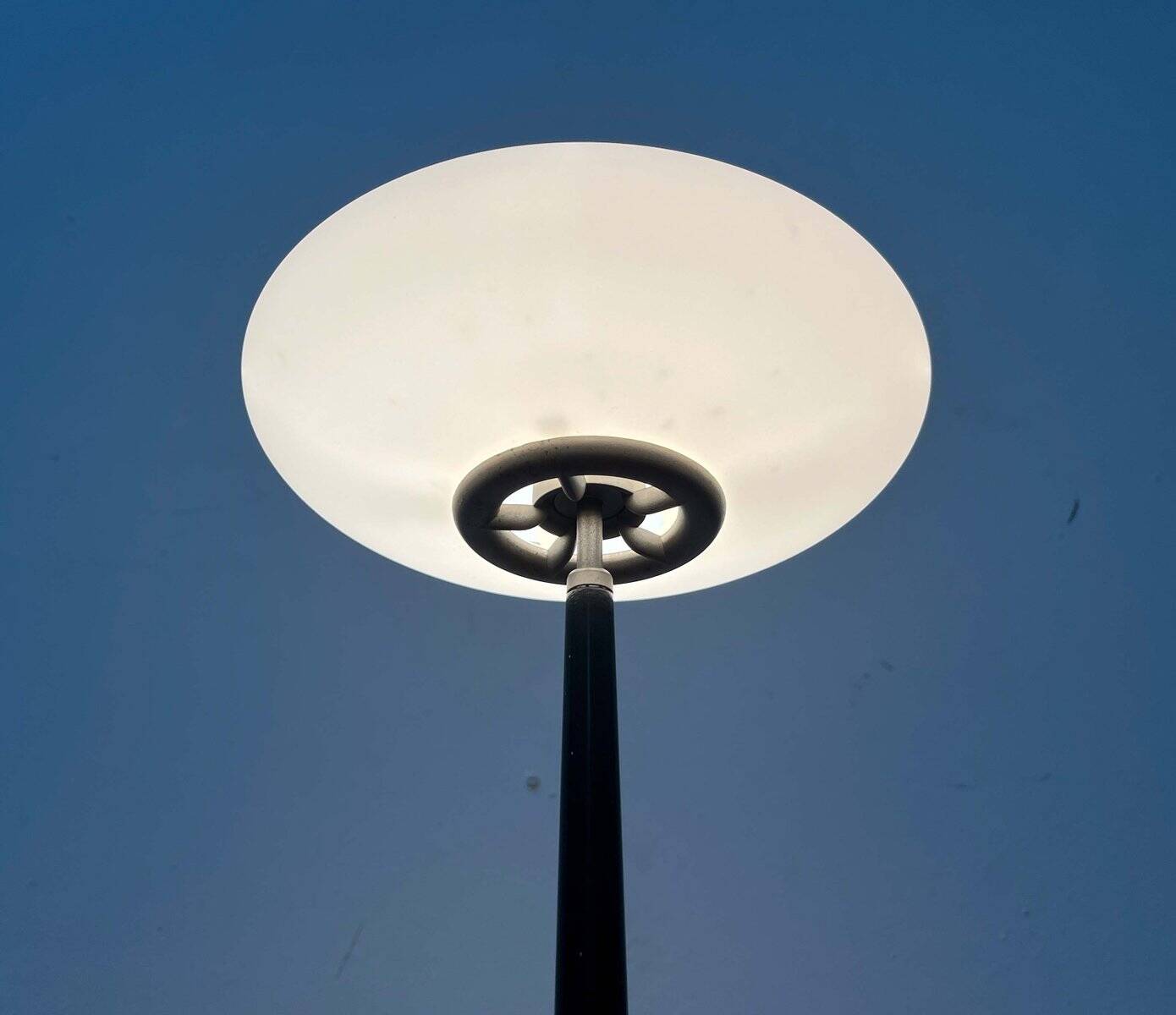 Pao T1 black table lamp, postmodern Italian model by Matteo Thun for Arteluce, 1990s.