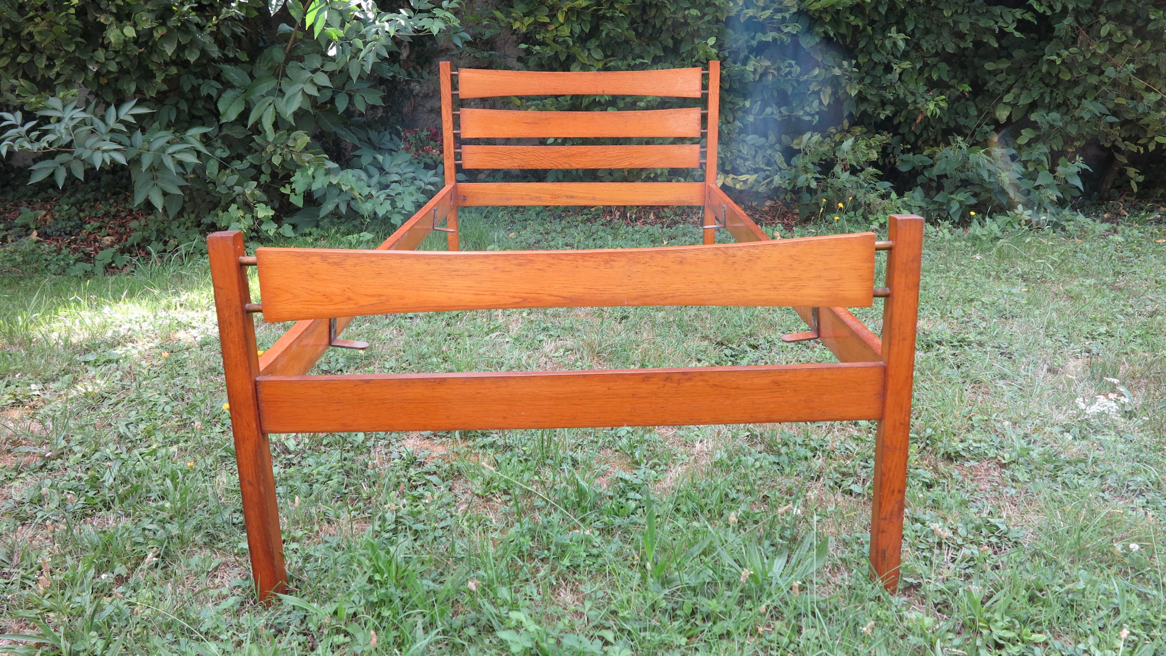 lit une personne en chêne blond années 50-60