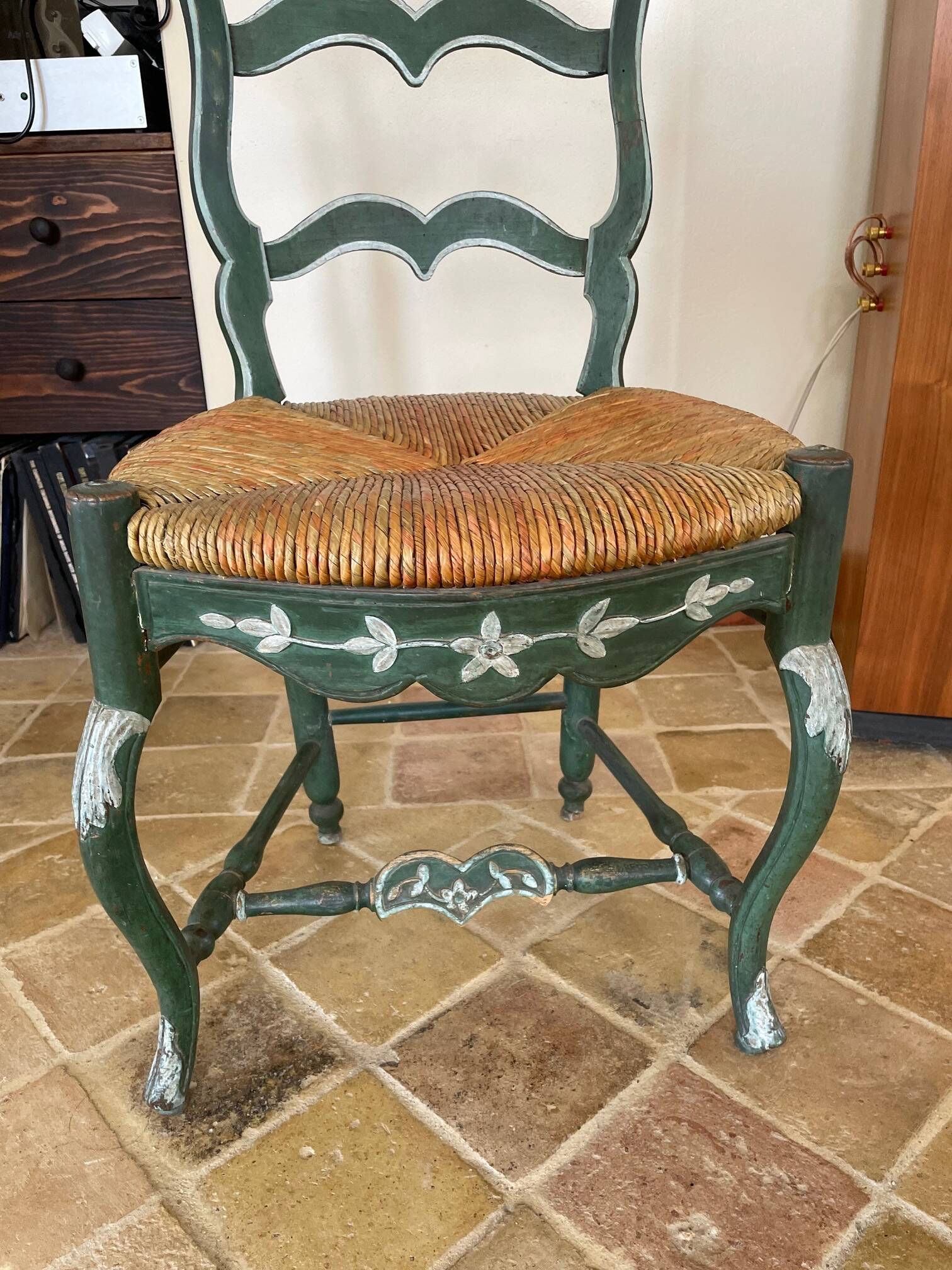 Provençal straw chair from the 18th century.
