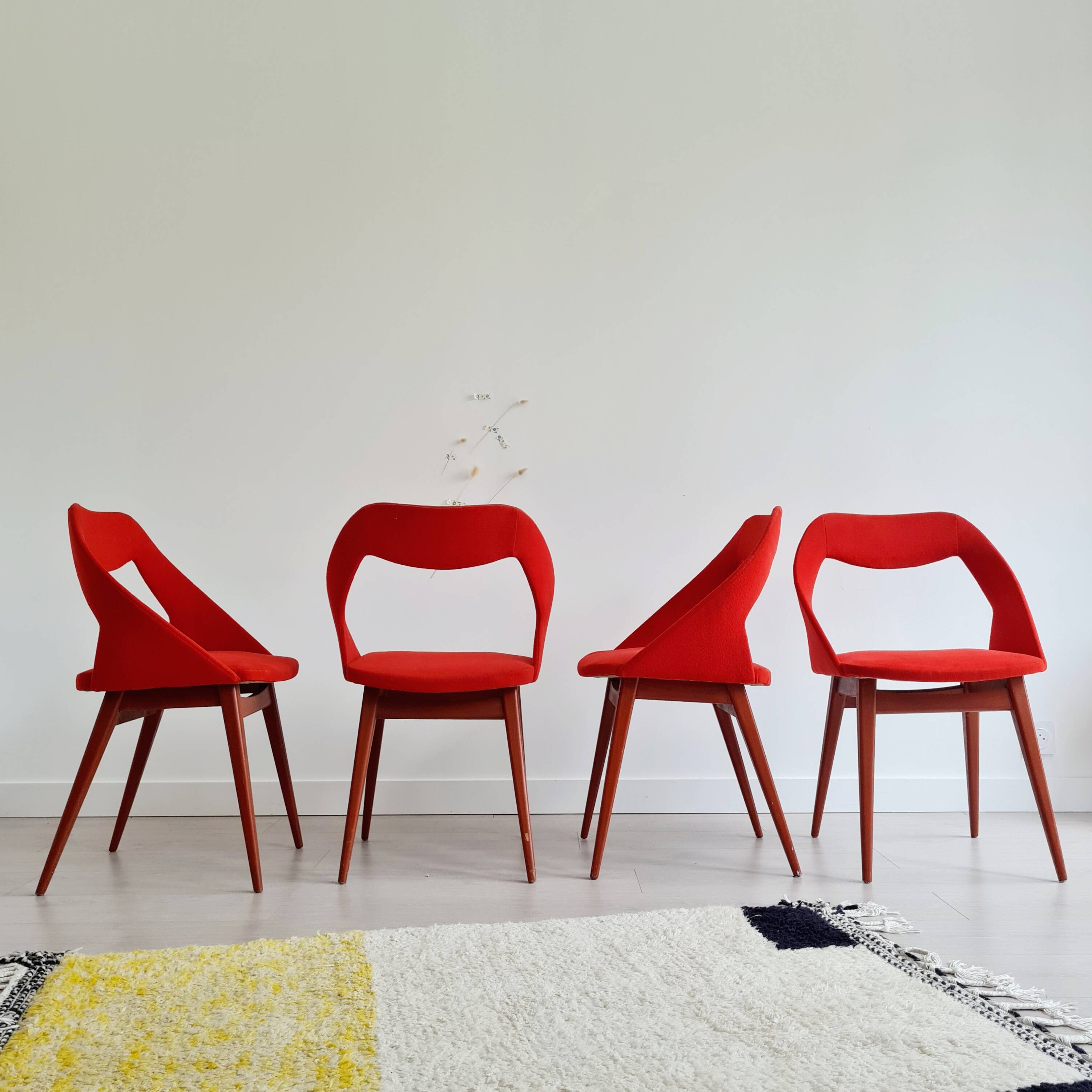 4 Chaises Louis Paolozzi rouge