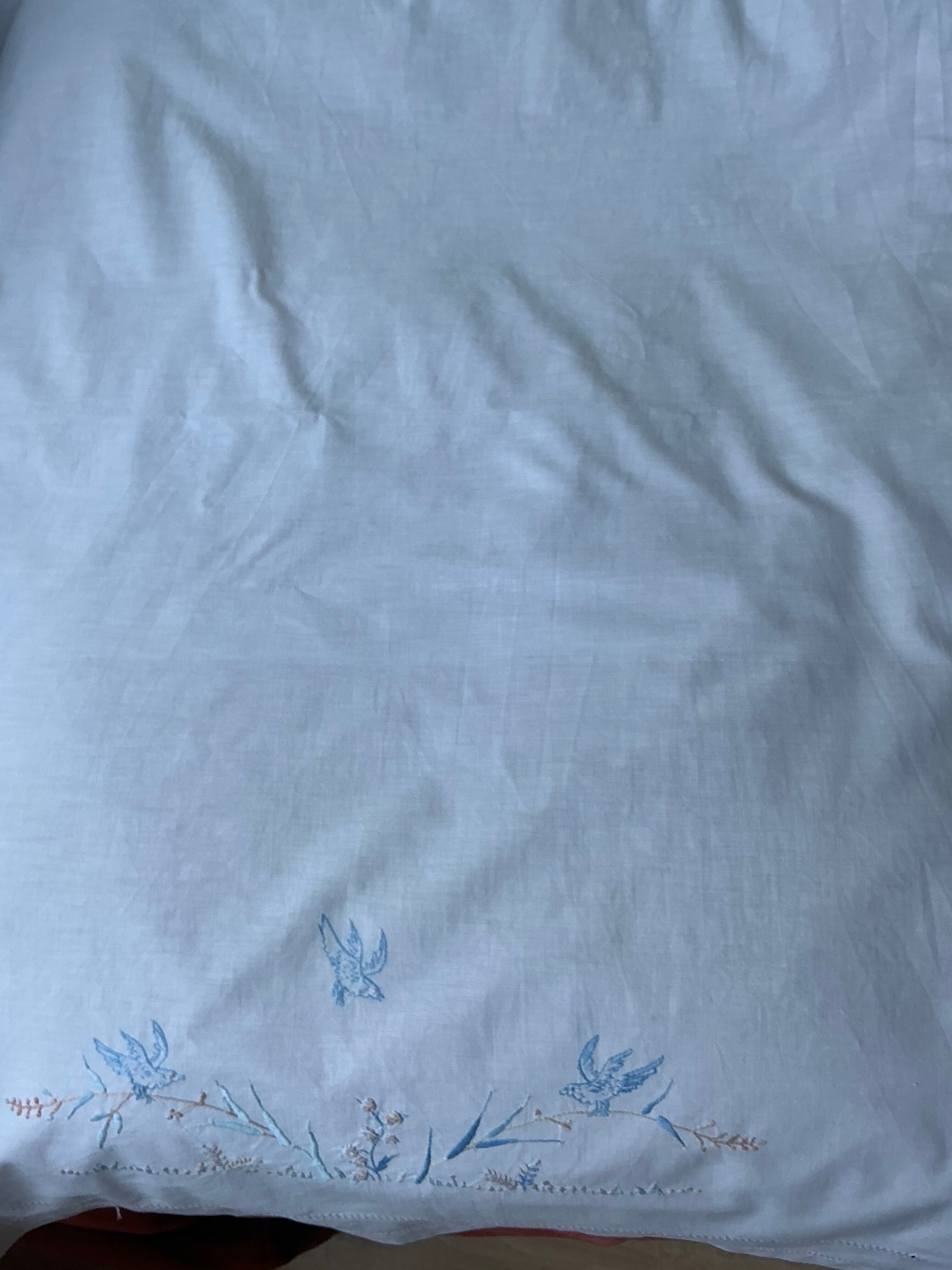 Embroidered children's sheet 112 X 78 cm