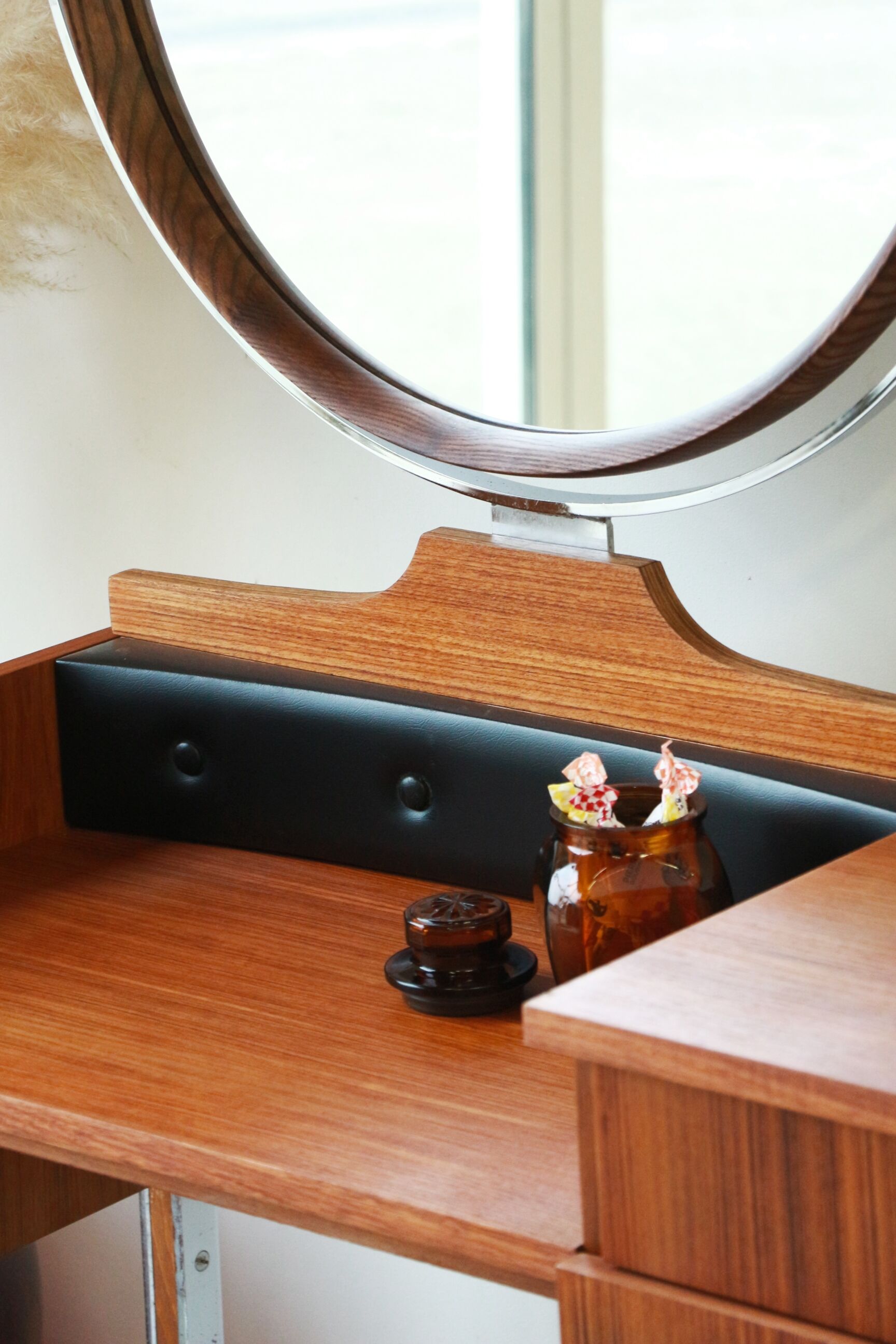 Dressing table - round mirror - 60s