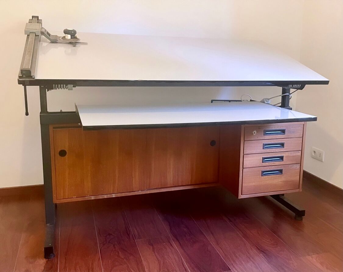 Architect office with Kulhmann pantograph