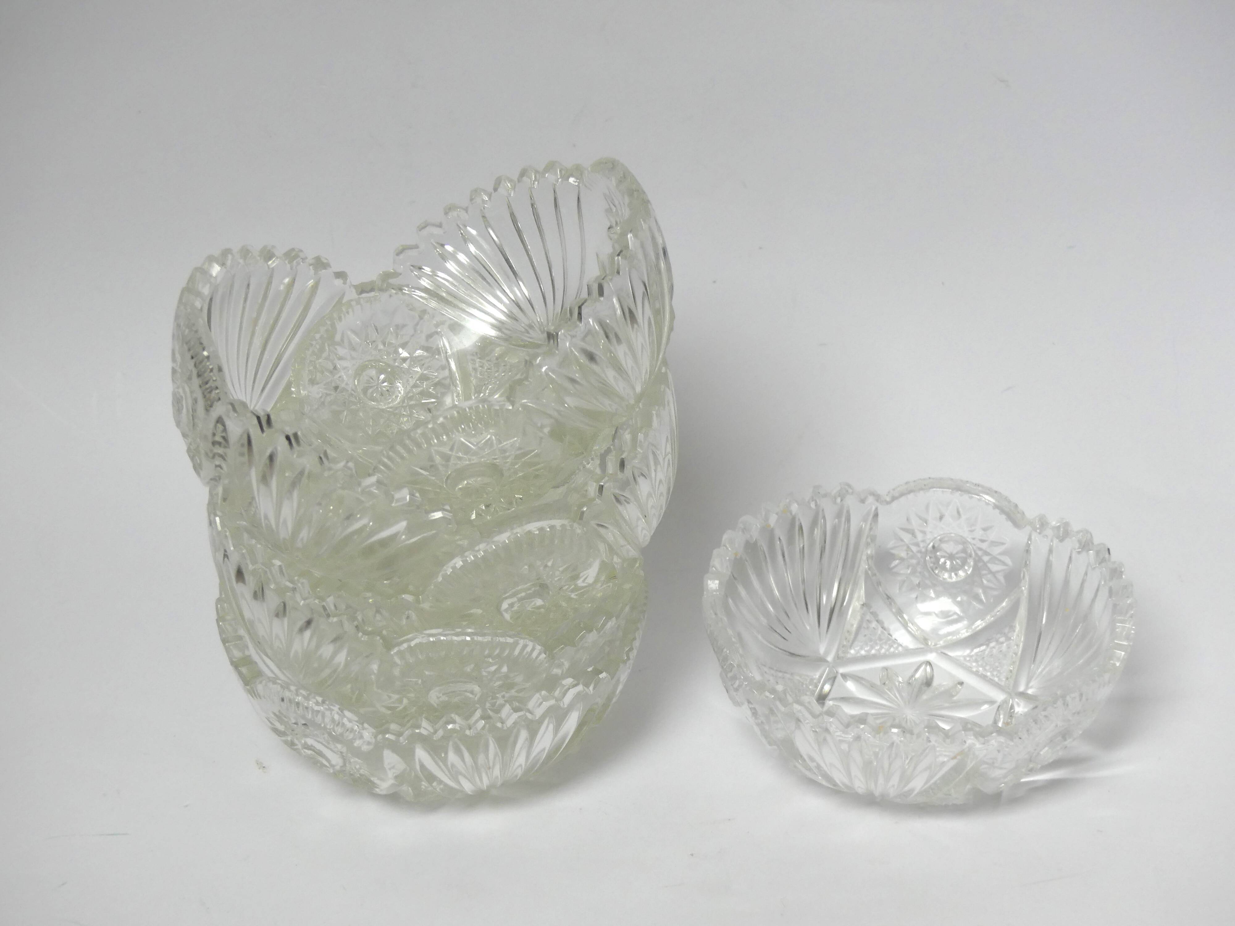 Chiseled glass cups