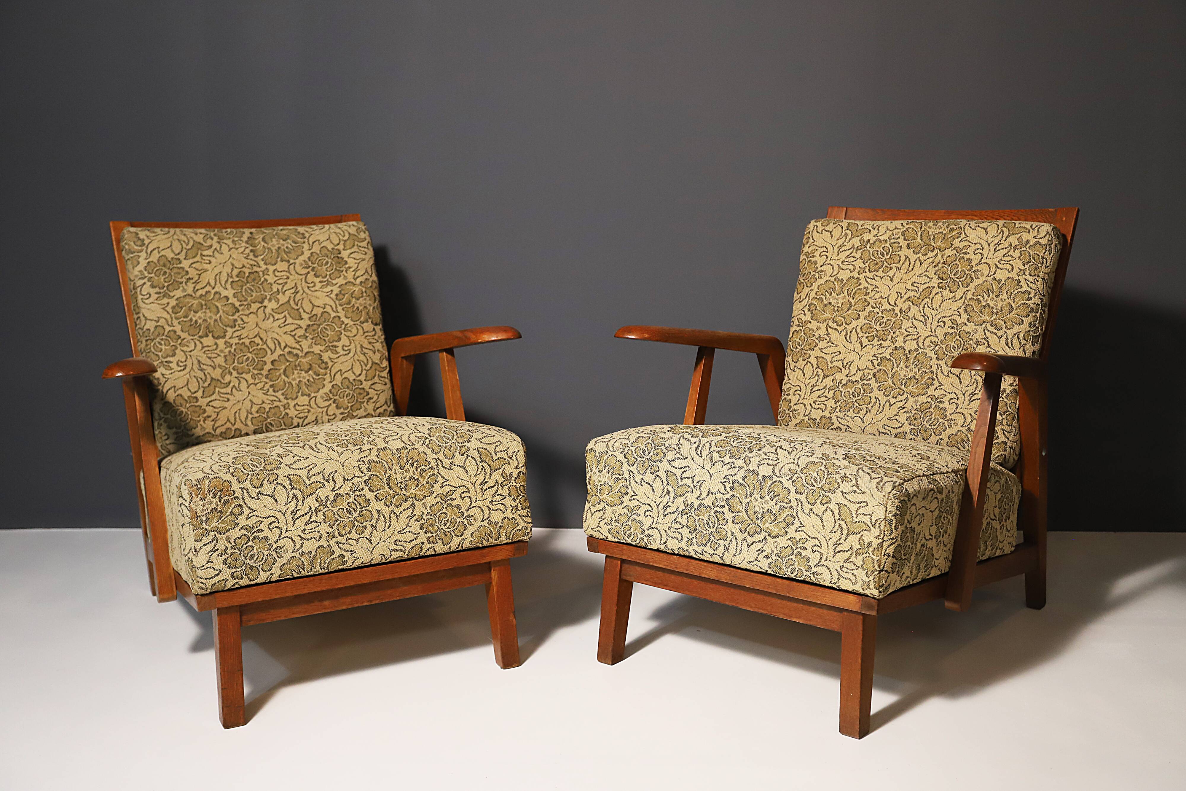 Paire de fauteuils du milieu du siècle, Tchécoslovaquie, vers les années 1940