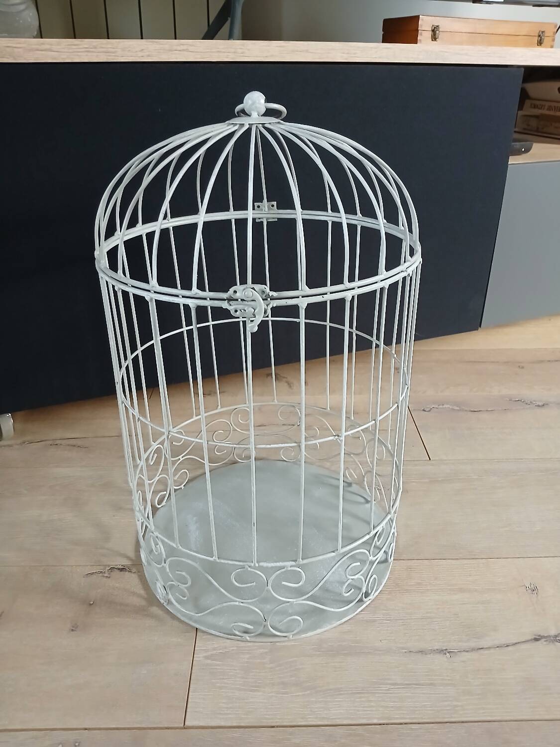 Decorative birdcage