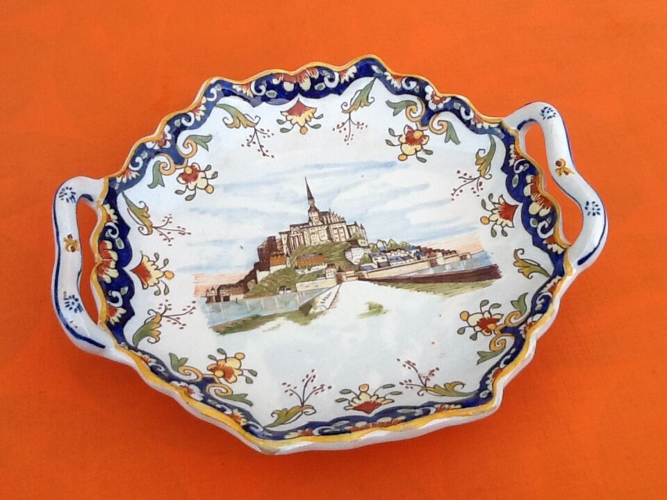 Polychrome polychrome polylobed dish in LV earthenware (Lafargue / Verlingue)