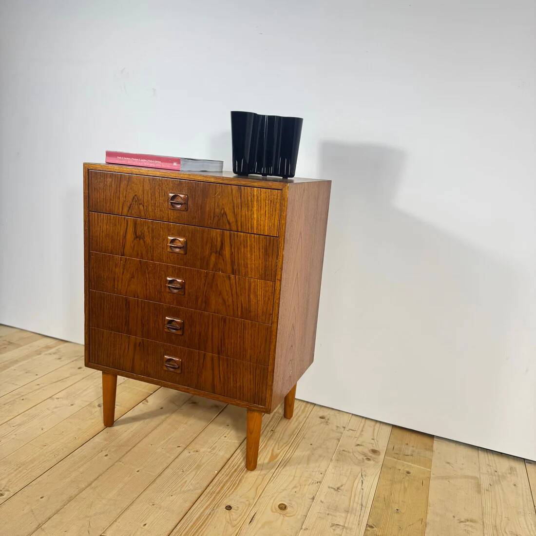 Small teak chest of drawers – Danish mid-century modern design, 1960s