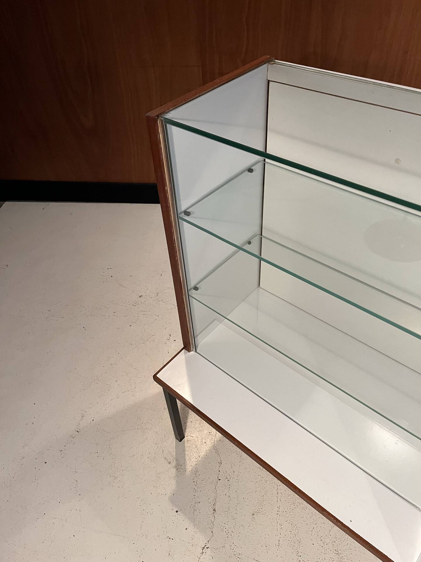 Comptoir de commerce / vitrine des années 60