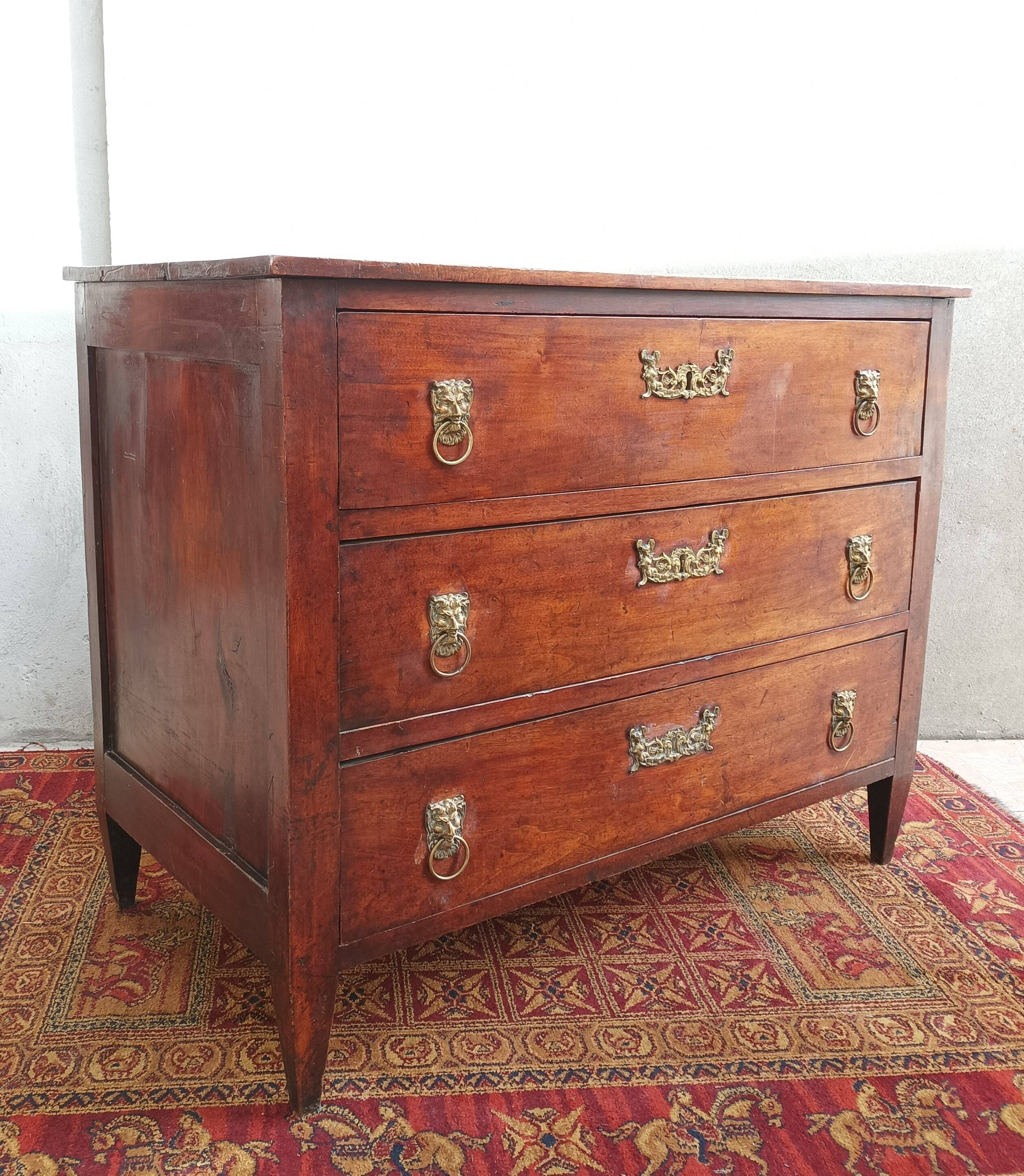 Louis XVI chest of drawers in walnut 18th