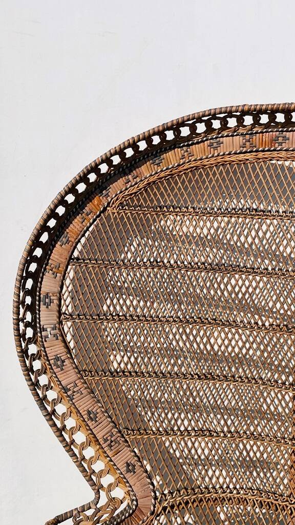 Fauteuil ' paon ' Emmanuelle XL. Vintage 70s