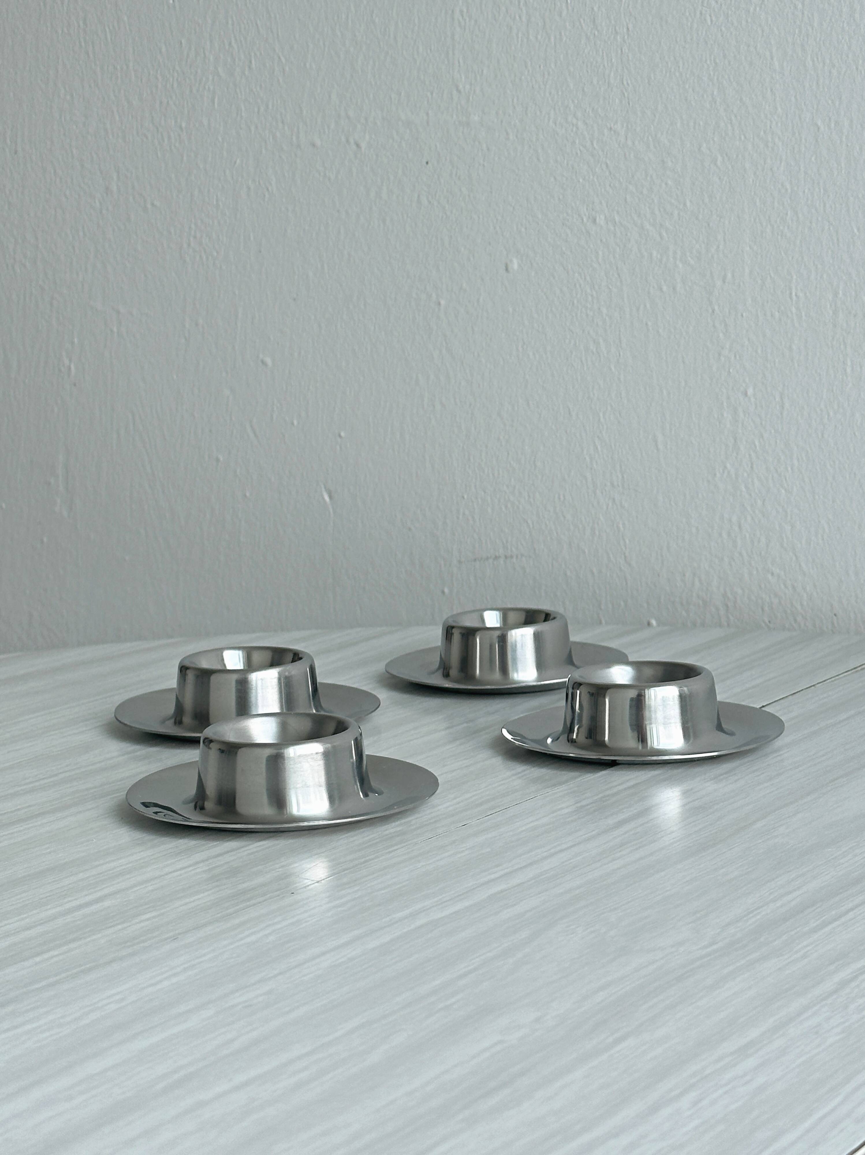 Lot de 4 coquetiers en inox brossé