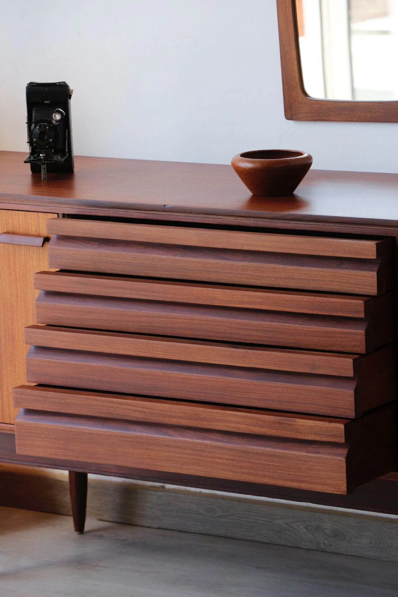 British modernist enfilade White & Newton | Iconic design