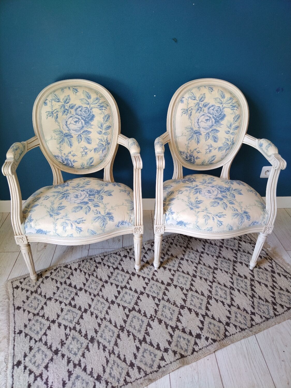 Pair of convertible armchairs