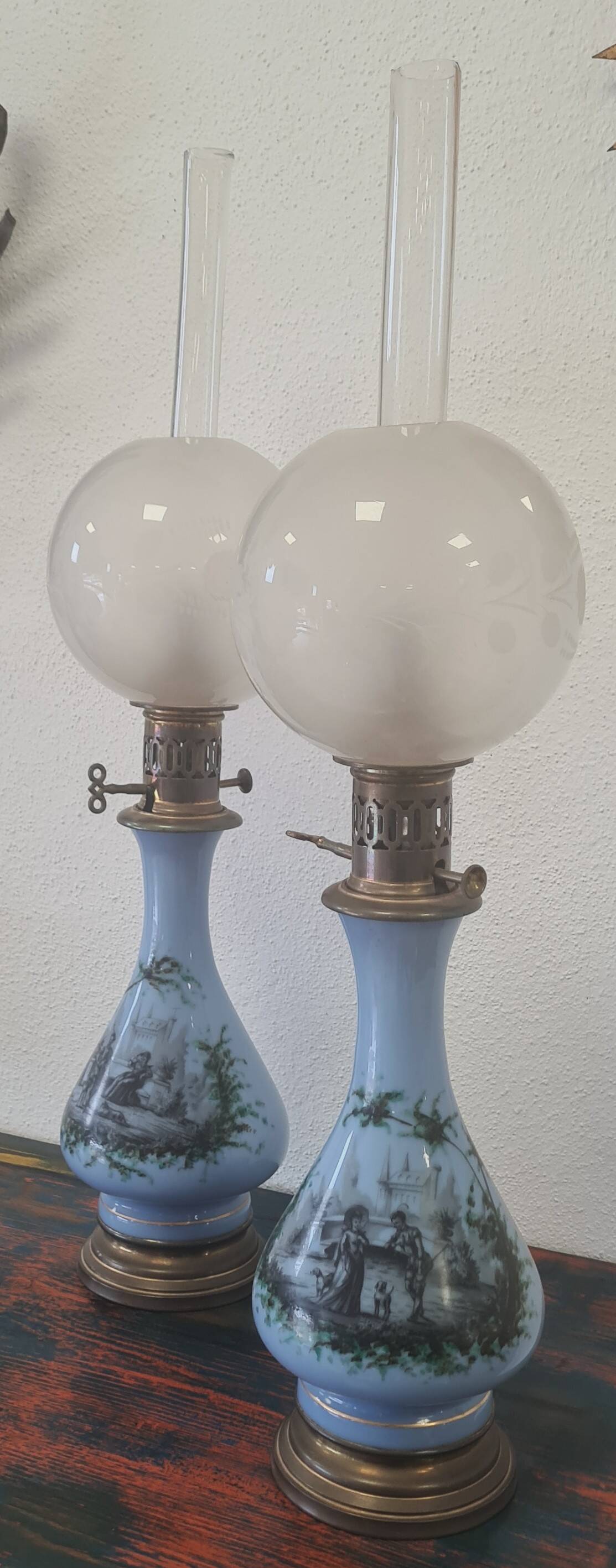 pair of oil lamps in opaline decorated 66x18