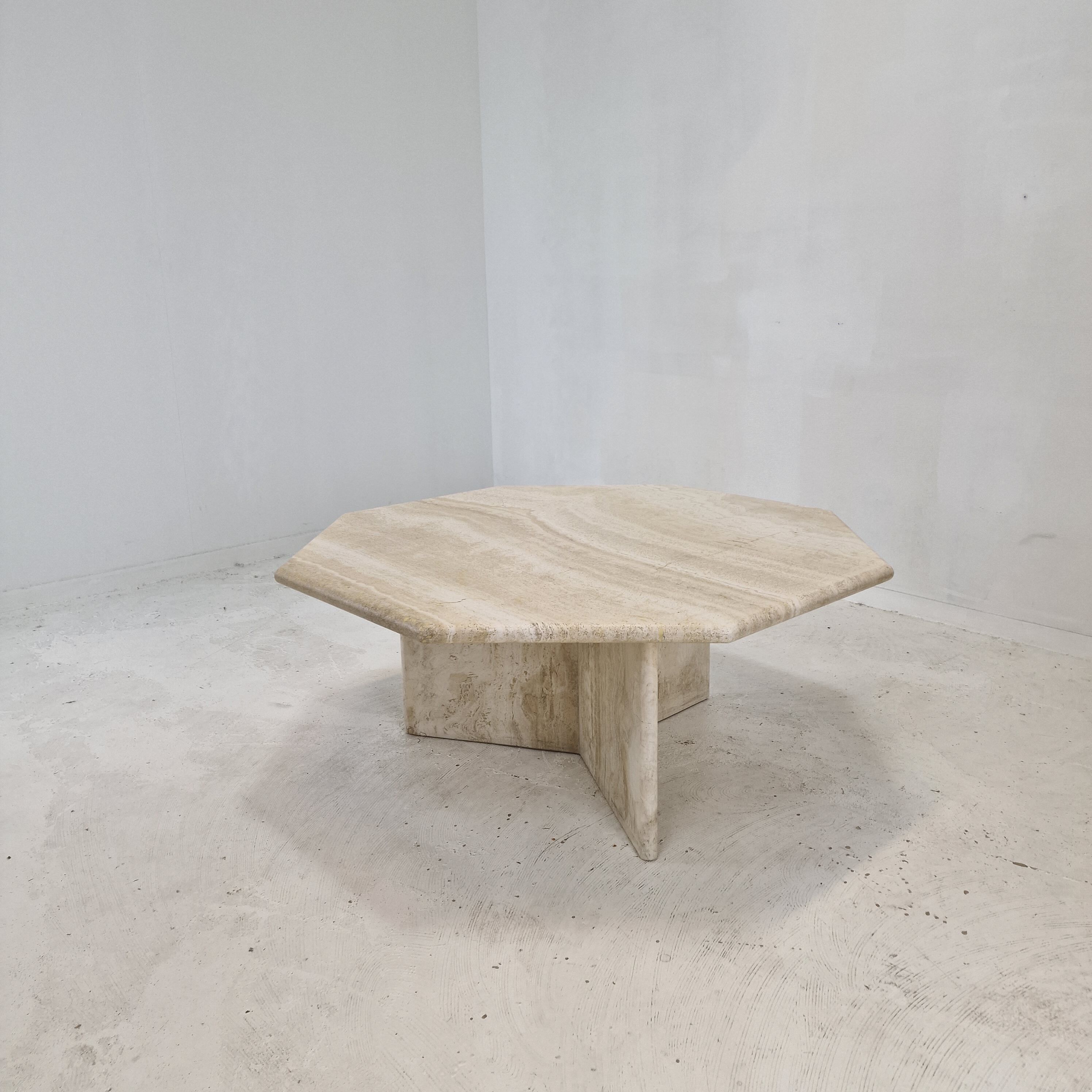 Italian octagon coffee table in travertine, 1980s