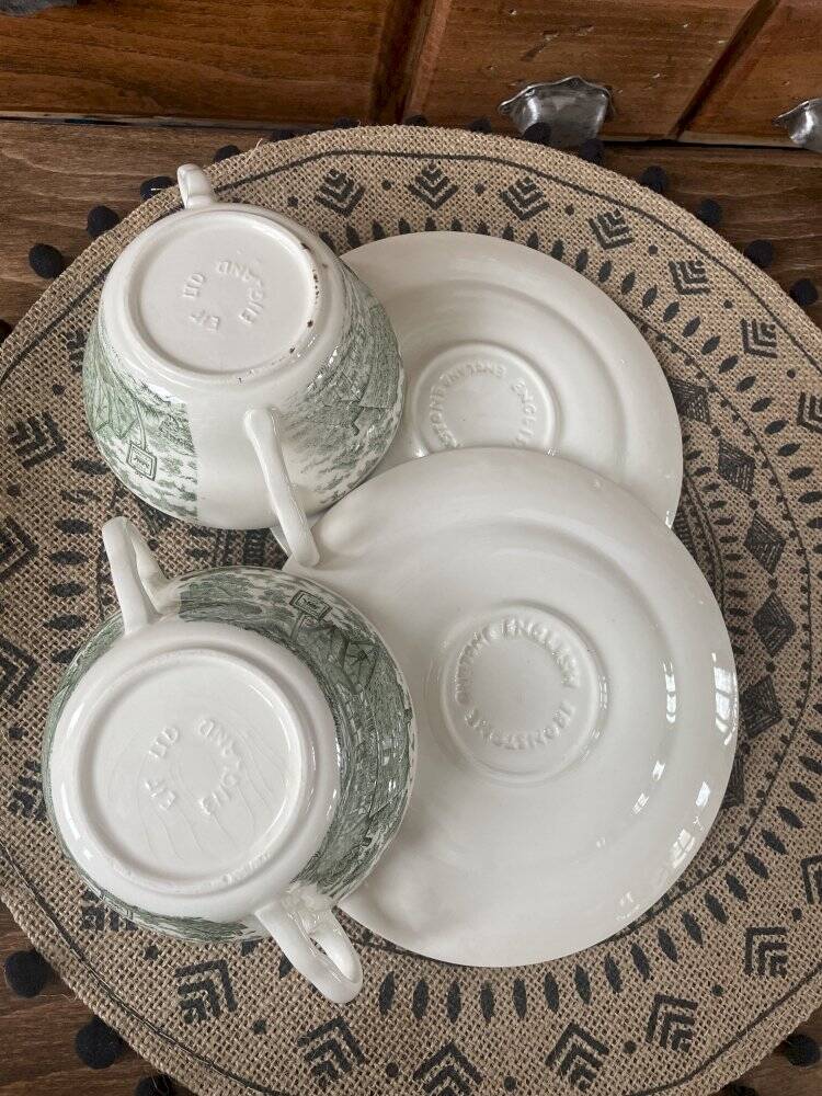 Ensemble de 2 bols à bouillon et soucoupes verts ironstone England