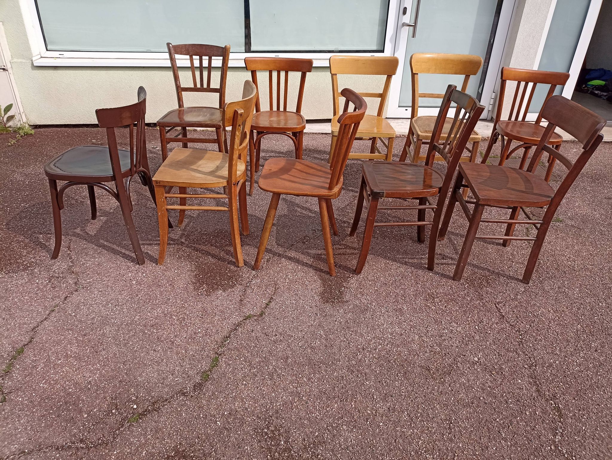 Set of 16 mismatched wooden bistro chairs - vintage - luterma