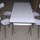 Table in formica and its 4 chairs