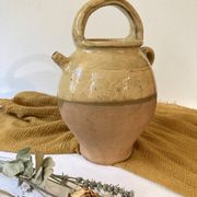 Cruche / Chevrette provençale ancienne, en terre cuite vernissée jaune