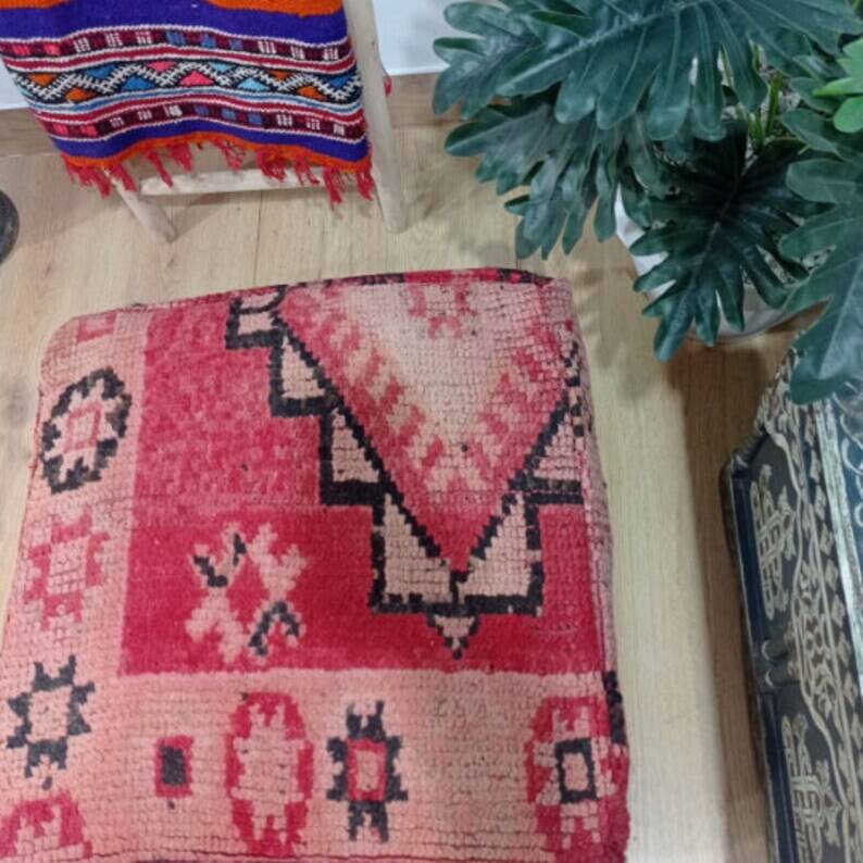 Handmade Berber pouf in wool 60 X 60 X 20 CM