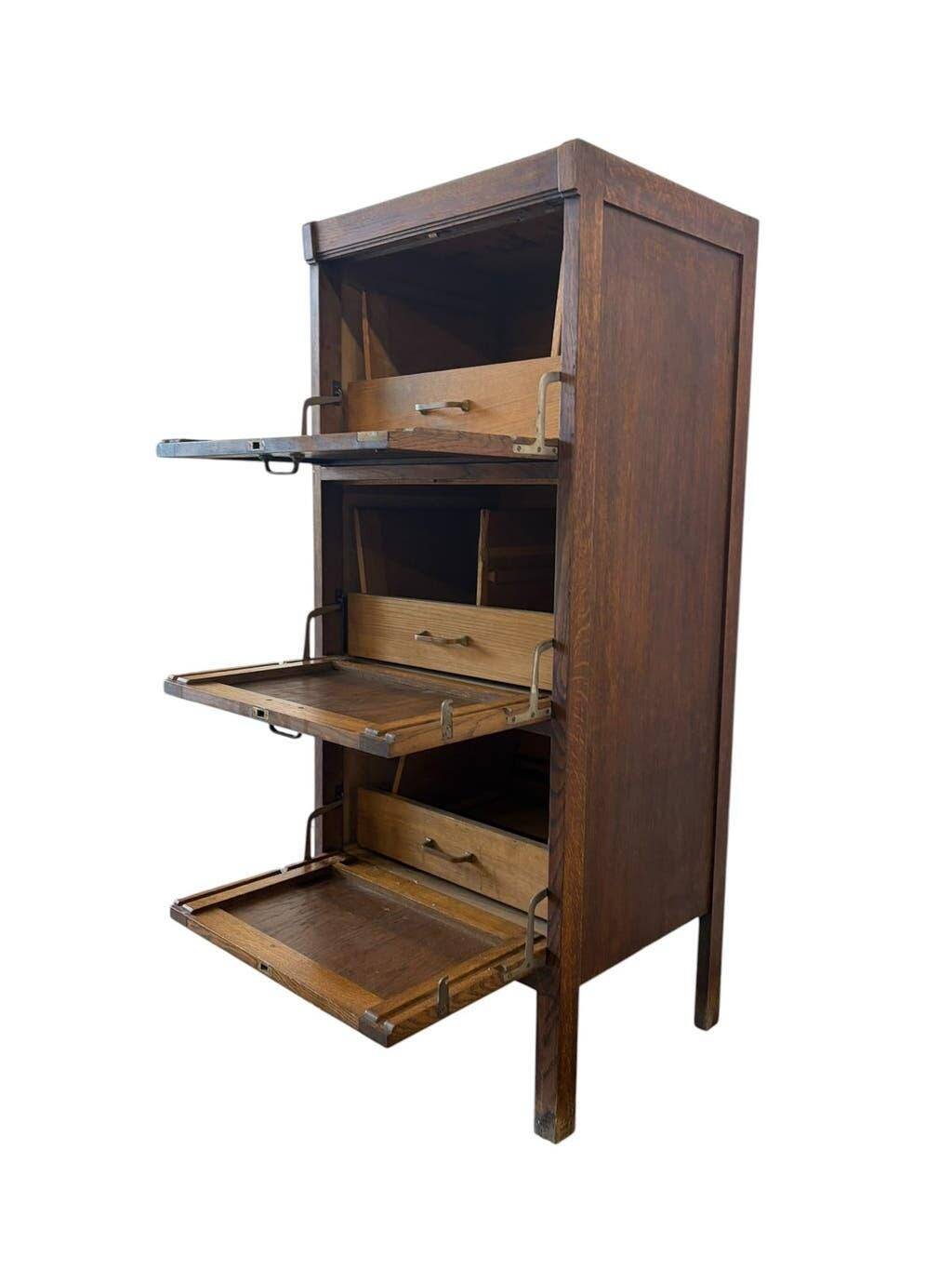Commode à tiroirs vintage en bois / armoire d'archives / armoire de notaire