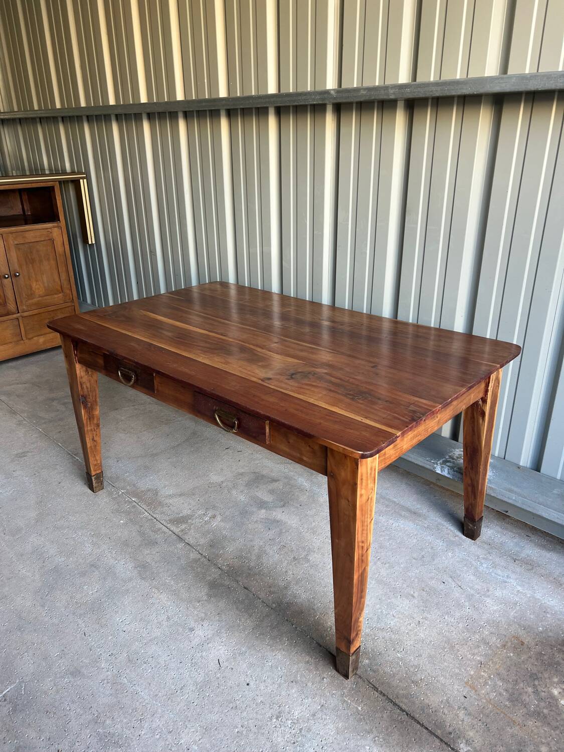 Farm table