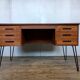 Bureau scandinave en teck avec piétement eiffel métal noir  1950 1960