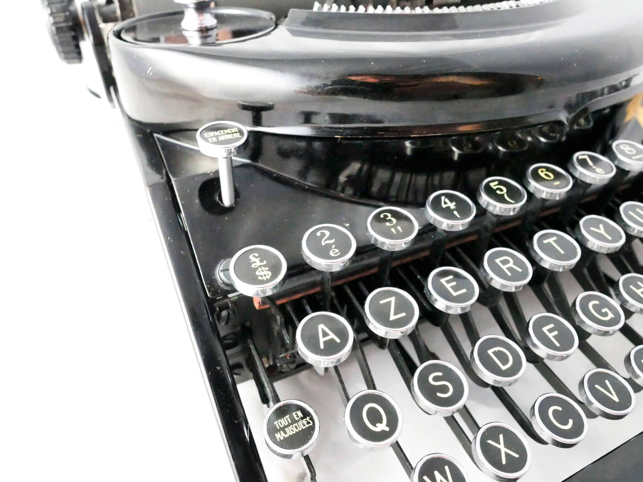 Underwood Noiseless black portable typewriter from 1935 revised new ribbon USA
