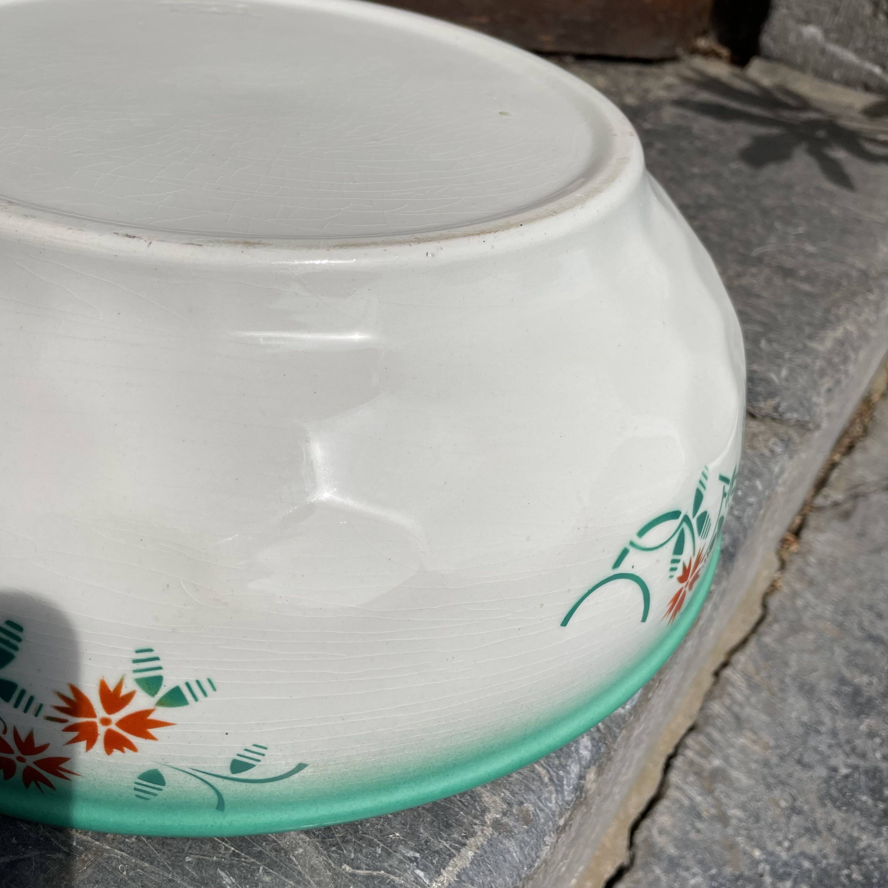 Flat earthenware bowl